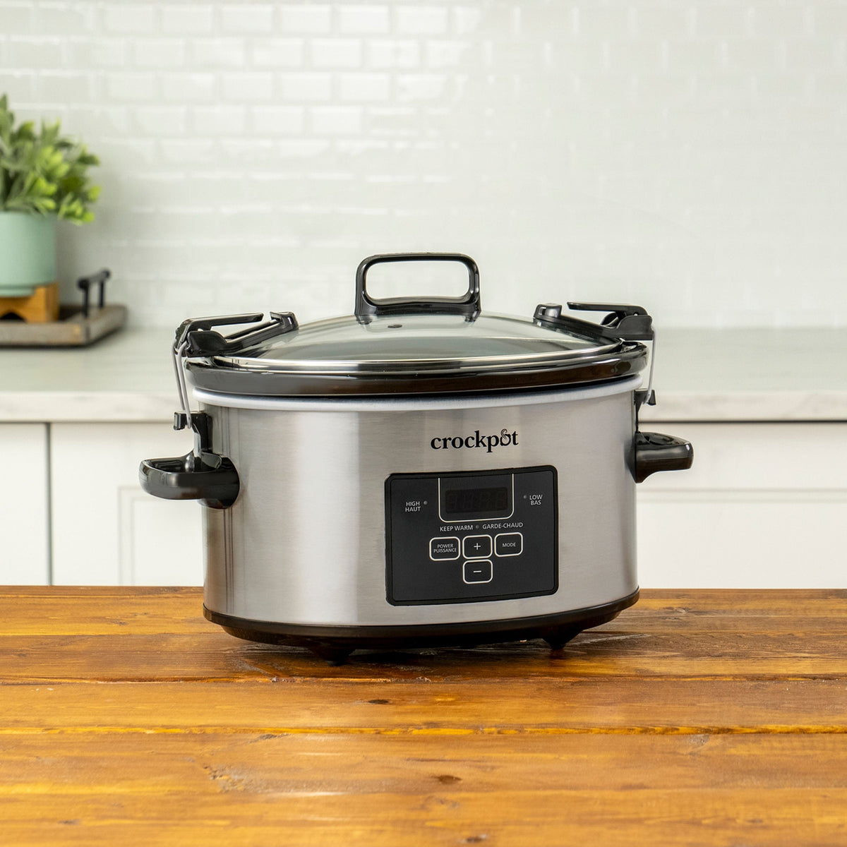 Digital Programmable Slow Cooker with Locking Lid, Feeds 4 People & More, Stainless Steel, 4-qt