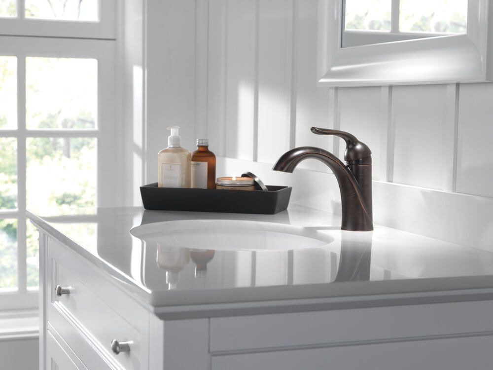 Delta 1HDL Centerset Lavatory Faucet, Venetian Bronze