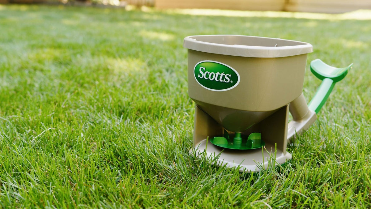 Whirl Year-Round Hand-Held Spreader, 1,500 sq. ft.