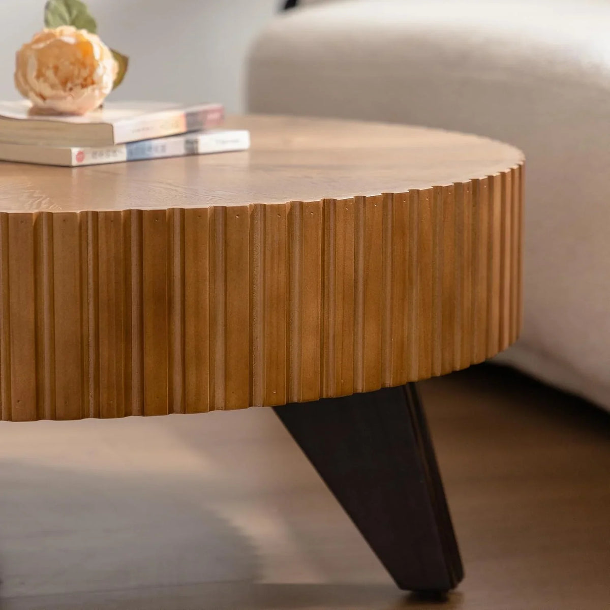 35" Contemporary Round Coffee Table, Coffee Tables Blending Traditional Decor, Solid Wood Center Table Room, Natural