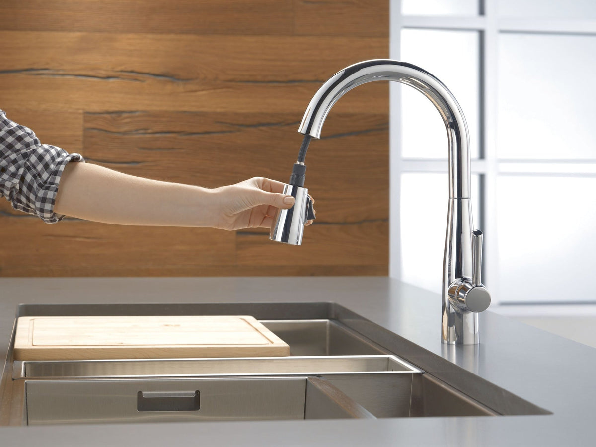 Delta 1-Handle Pull-Down Kitchen Faucet, Chrome