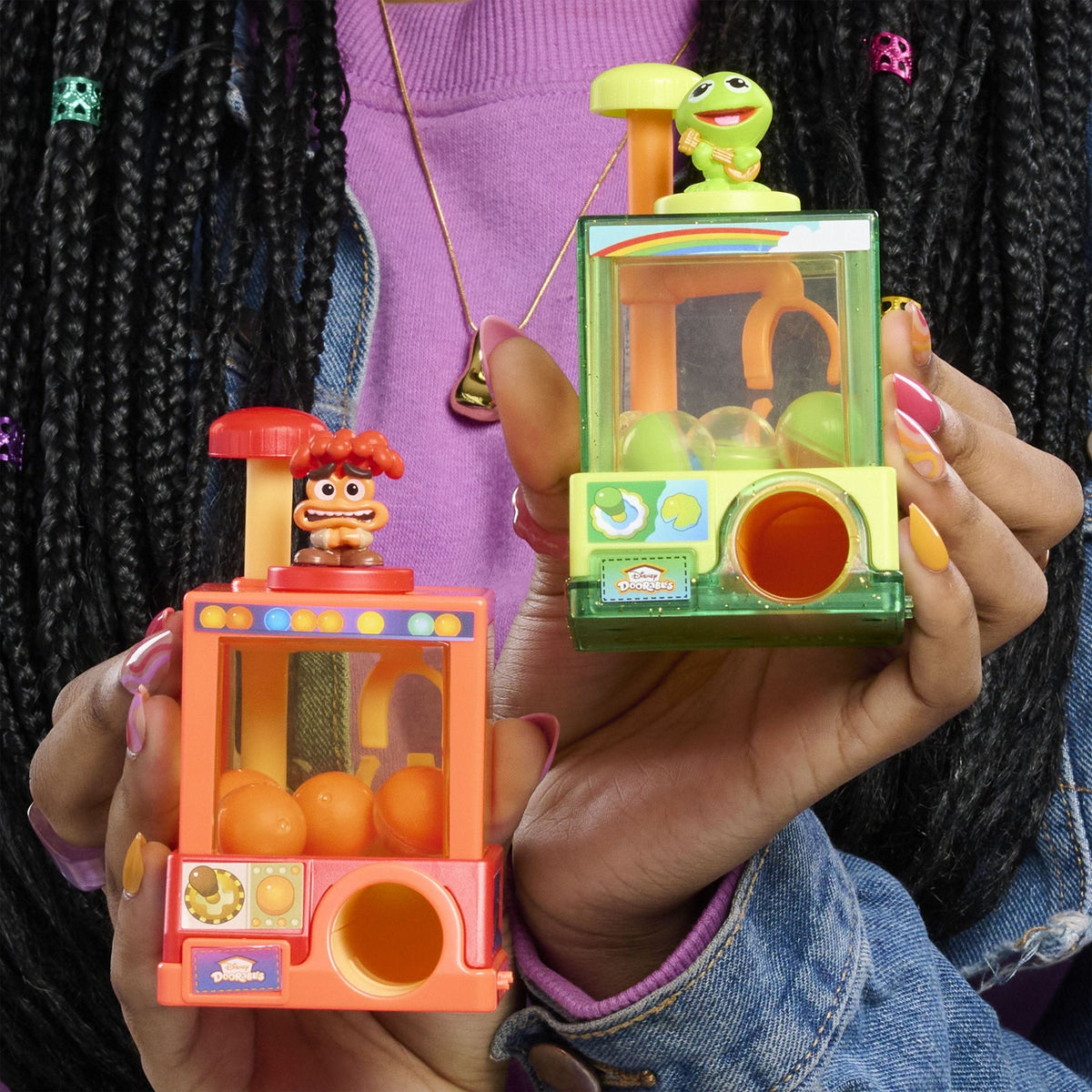 Doorables Whatcha Gotcha Claw Machine for Ages 5+, Assorted Contents