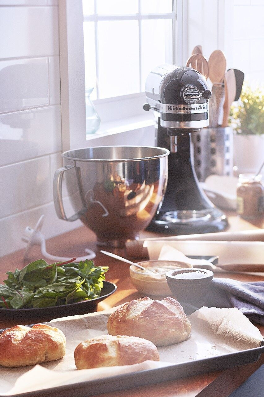 Artisan Series 5-Quart Tilt-Head Stand Mixer, Onyx Black